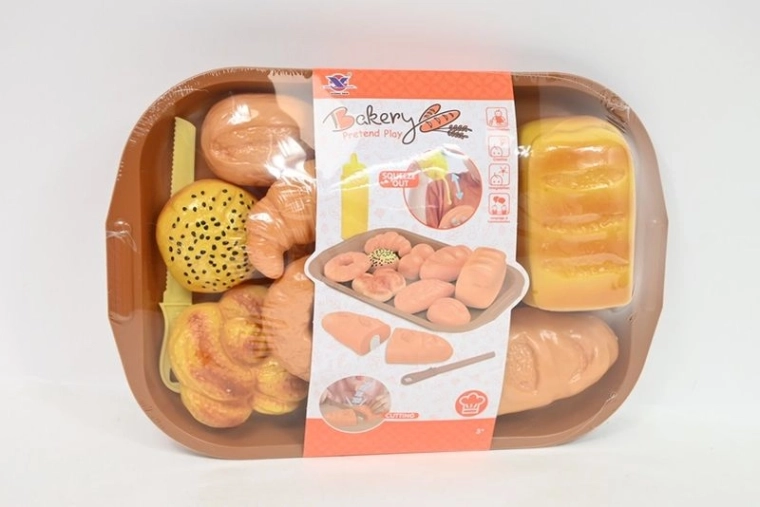 Set de viennoiseries sur plateau pour cuisine enfant
