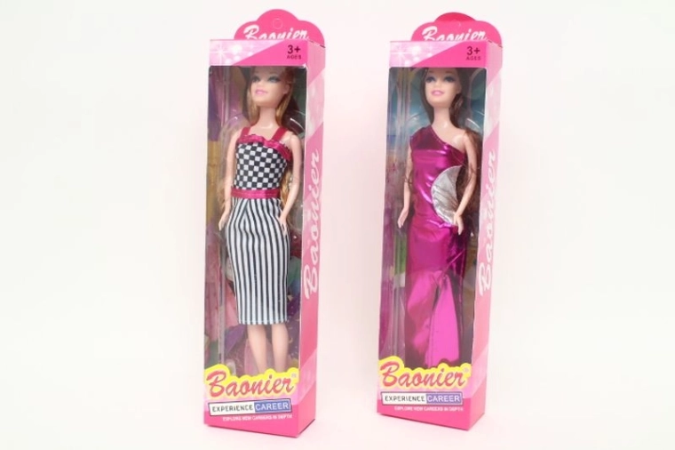 Poupée en robe élégante