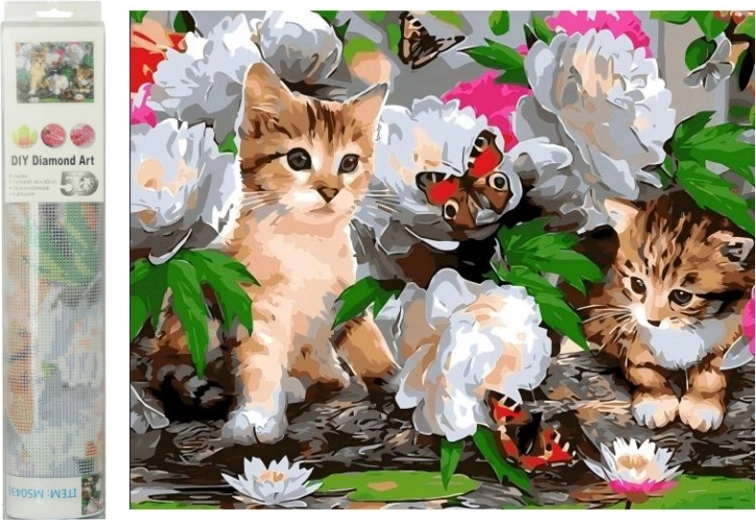 Mosaïque diamant chatons parmi les fleurs