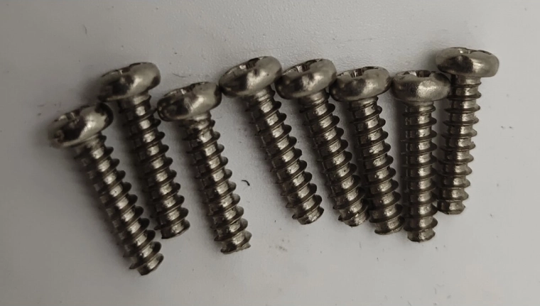 Vis autotaraudeuse cruciforme à tête bombée 3 × 12 mm pour Voltage, Major, Tiger et Hoolk - 1 pièce