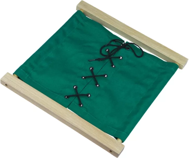 Cadre Montessori d'apprentissage avec lacet