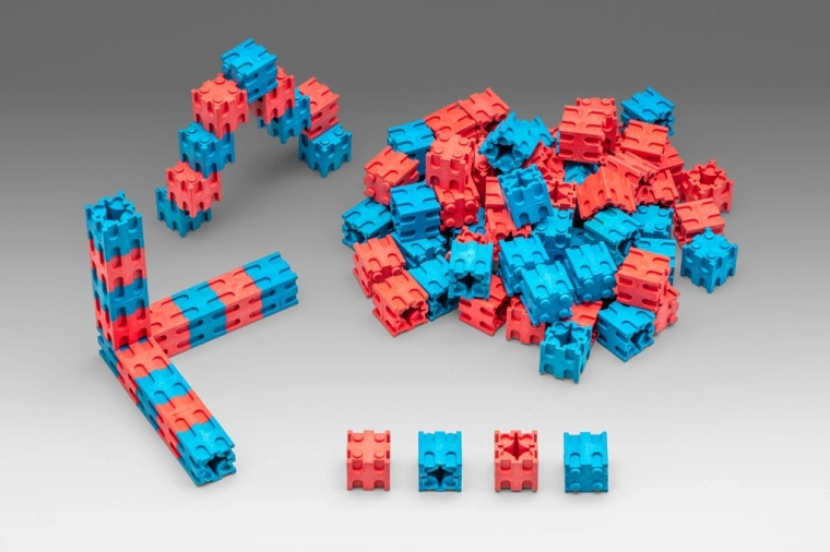 Cubes didactiques emboîtables Wissner rouges et bleus 100 pcs