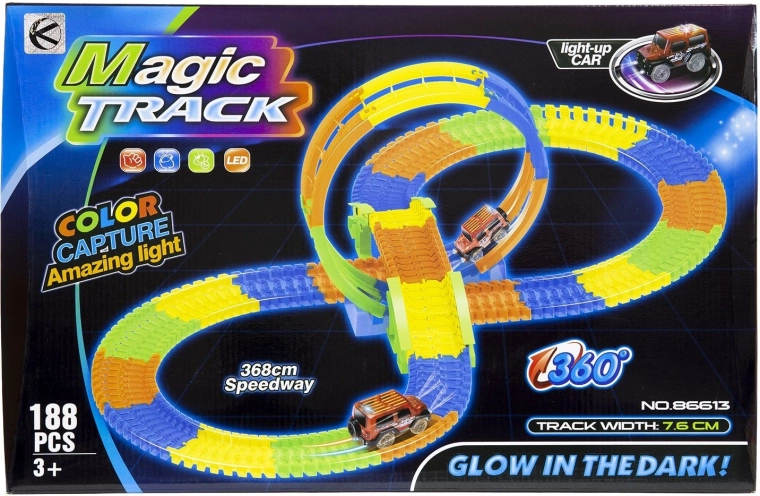 Circuit de voitures lumineux qui brille dans le noir