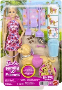 Poupée Barbie avec son chien en promenade