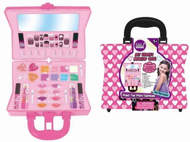 Mallette de maquillage et de manucure avec accessoires