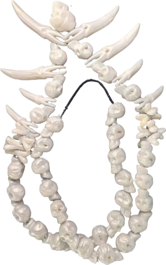 Collier de fête avec tête de mort et crocs