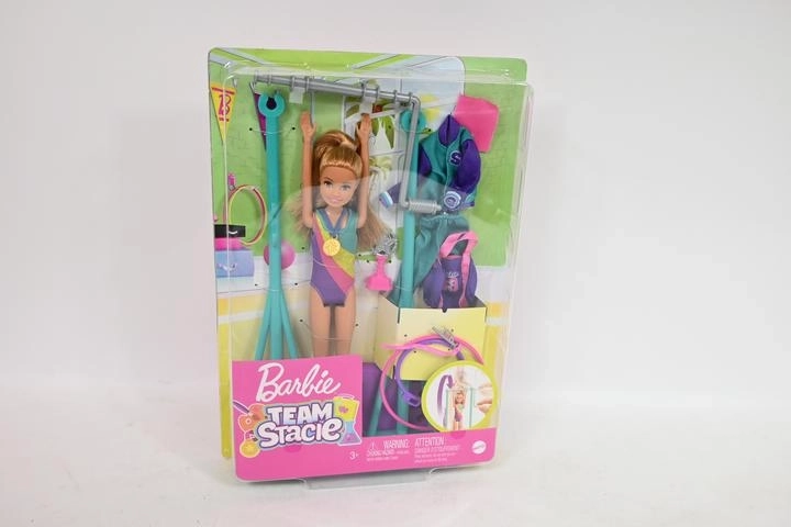 Barbie team Stacie – set de gymnastique avec barre rotative et accessoires