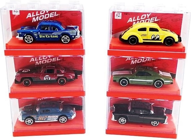 Petite voiture en métal 8 cm dans une boîte transparente - 1 pièce