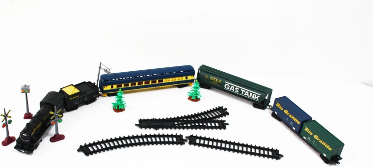 Circuit de train électrique – locomotive à vapeur avec lumière, son et wagons à piles