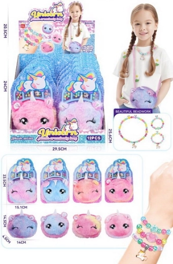 Étui en peluche avec bracelets et collier