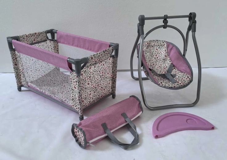 Ensemble pour poupées Pink Flowers – lit de voyage et chaise 2 en 1 (balancelle)