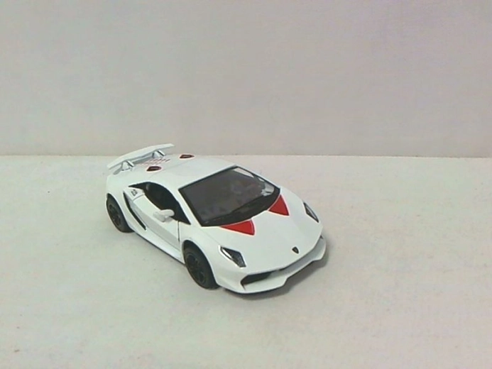 Modèle de voiture Lamborghini Sesto – modèle en métal 1:38 avec portes ouvrantes et mécanisme à rétrofriction
