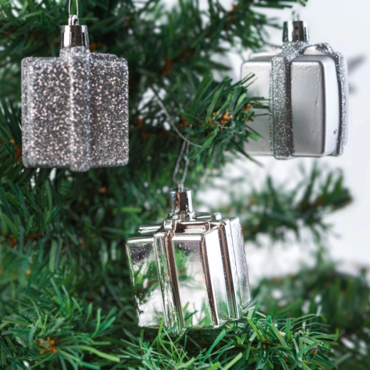 Set de décorations de Noël en forme de cadeau argentées 4,5 cm 6 pièces