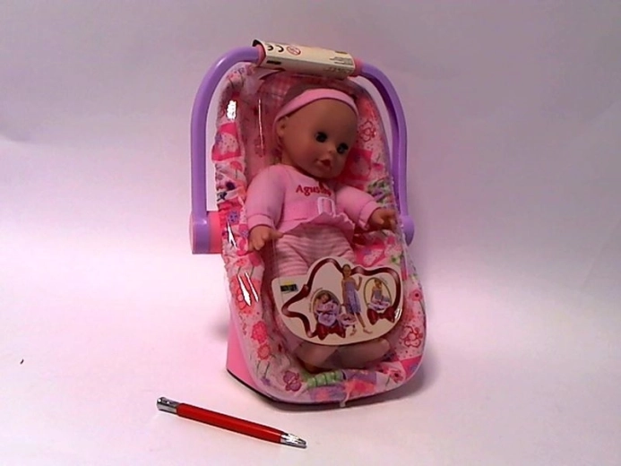 Poupée Agusia avec porte-bébé