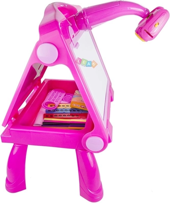 Tableau rose avec projecteur pour dessiner et peindre