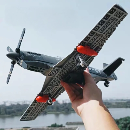 Kit de construction d’un avion militaire de 258 pièces