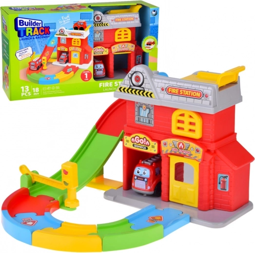 Caserne de pompiers avec spirale et petite voiture de pompiers