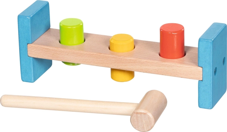 Banc à marteler en bois Goki avec marteau et 3 chevilles