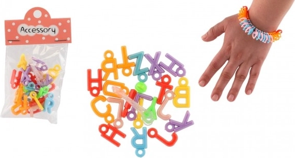 Perles en plastique en forme de cœurs et de lettres avec cordon