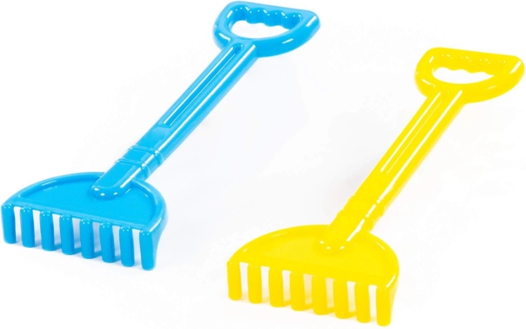 Râteaux colorés pour le sable