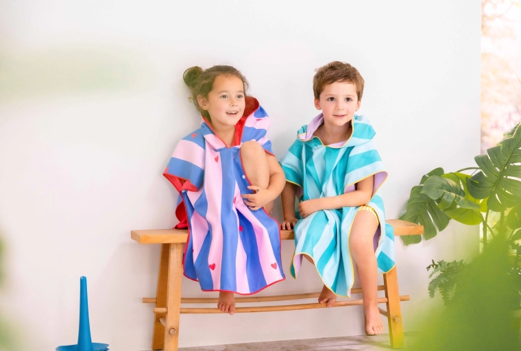 Poncho de plage enfant Quut Cherry red