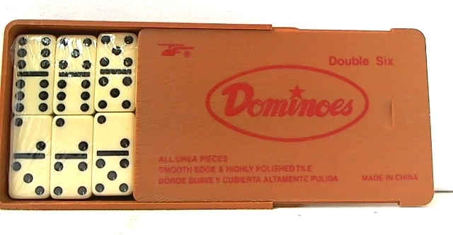 Domino classique au style ivoire