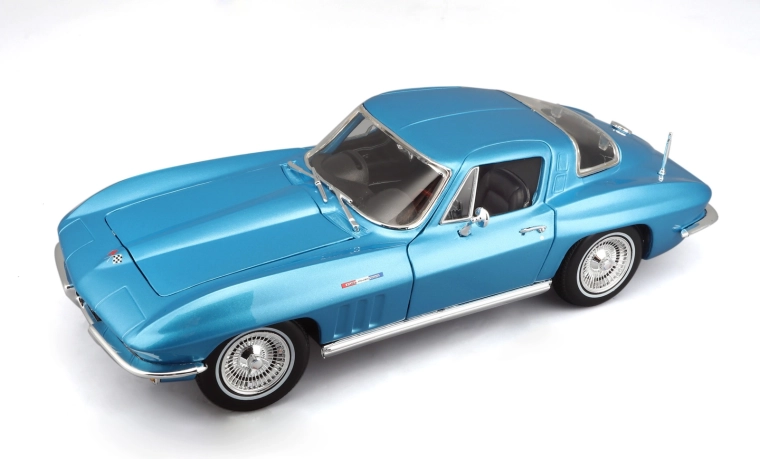Maisto Chevrolet Corvette 1965 modèle réduit en métal 1:18 bleu clair