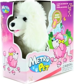 chien qui marche à câble avec queue frétillante