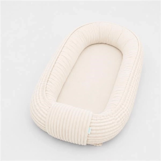 Cocon pour bébé New Baby en velours côtelé crème