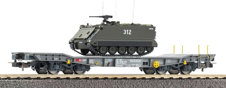 Wagon plat lourd Piko Slmmnps avec véhicule blindé M113 (SBB-CFF), H0