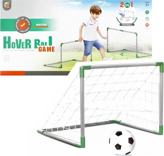 But de football avec ballons et pompe