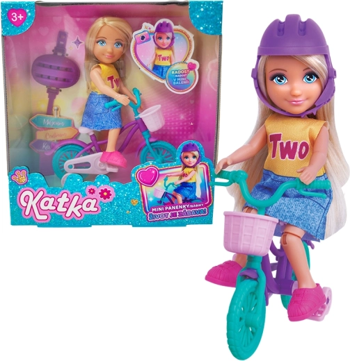 Poupée avec accessoires KATKA