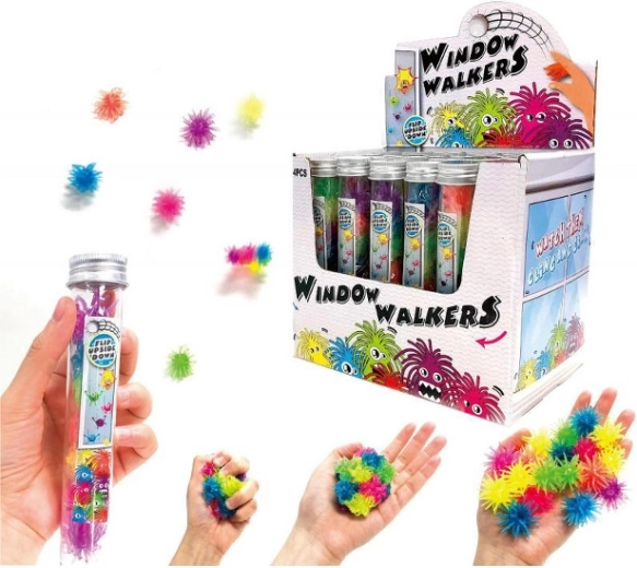 Petites bestioles en gel grimpant sur la vitre