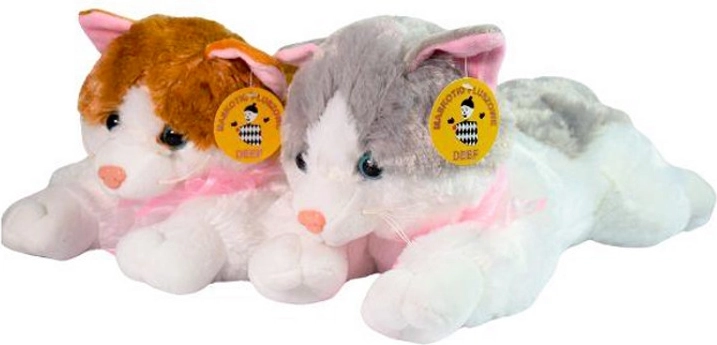 Grand chat en peluche tacheté allongé