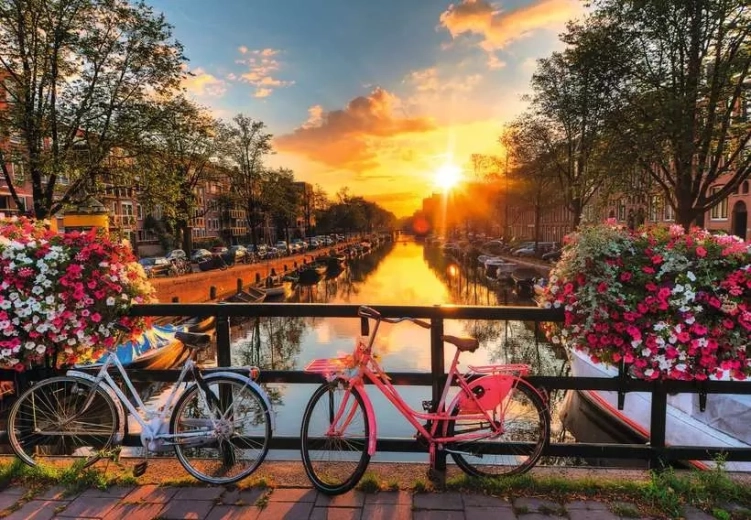 Puzzle Ravensburger « Coucher de soleil à Amsterdam » XL – 200 pièces