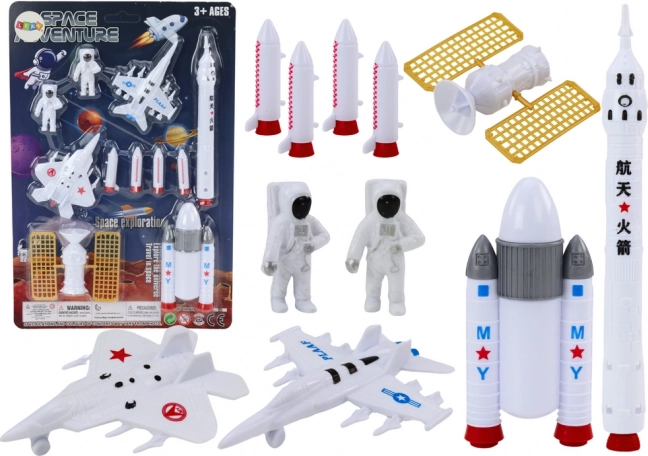 Ensemble de figurines astronautes et fusées