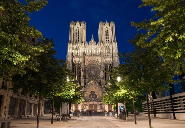 Puzzle Cathédrale de Reims au crépuscule 1000 pièces BLUEBIRD