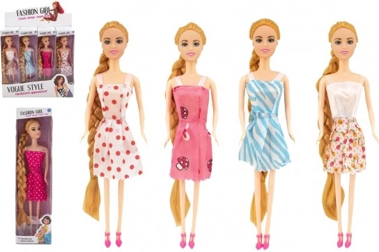 Poupée à longue tresse