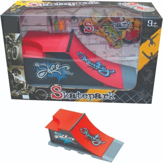 Set de skatepark avec rampe inclinée, rail et fingerboard
