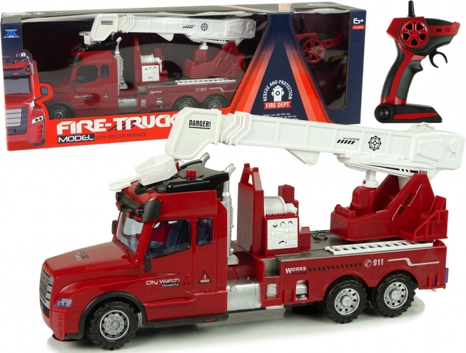 Camion de pompiers RC avec grue 2,4 GHz avec lumières et sons – rouge