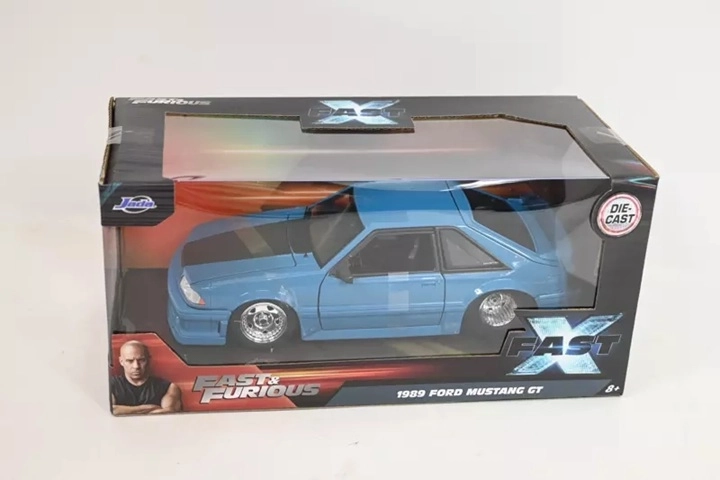 1989 Ford Mustang GT 1:24 par Jada Toys – modèle sous licence Fast & Furious 10