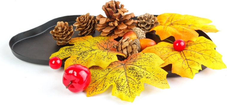 Décoration automnale avec feuilles, pomme de pin et citrouille - 1 pièce
