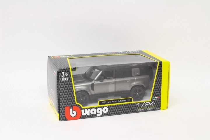 Land Rover Defender 110 modèle argenté Bburago 1:24