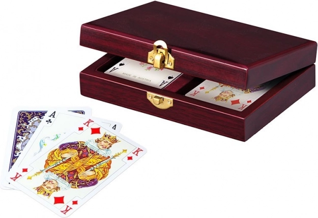 Cartes de luxe dans une boîte en bois