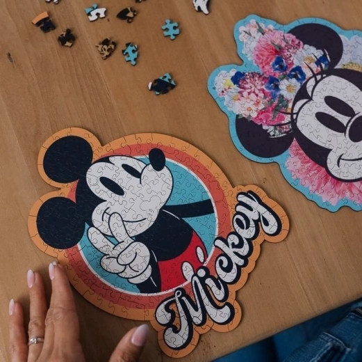 10 figurines thématiques sur le thème de MICKEY