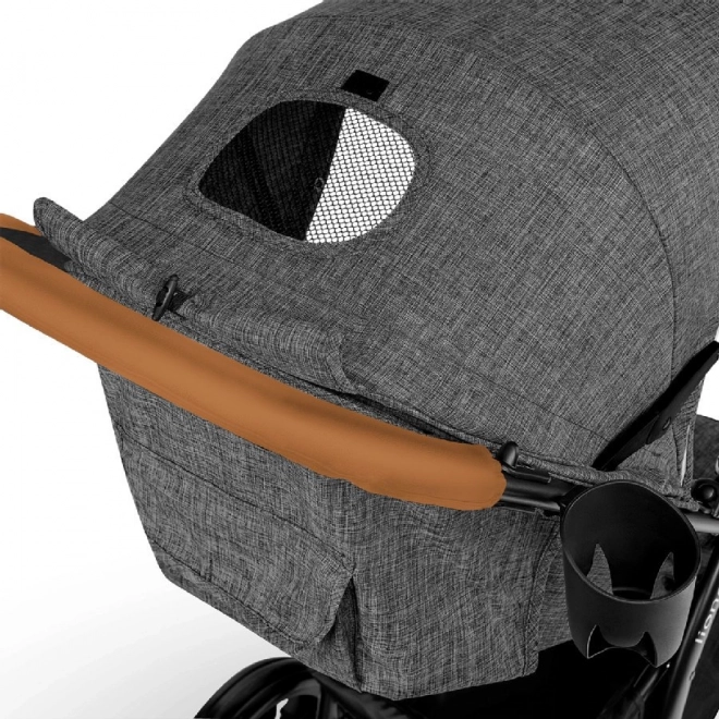Position allongée et capote XXL pour un sommeil paisible