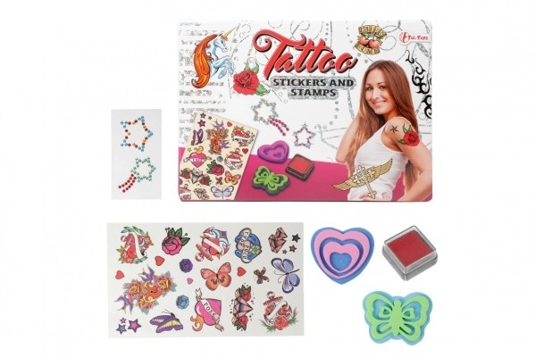 Tatouages et tampons avec accessoires