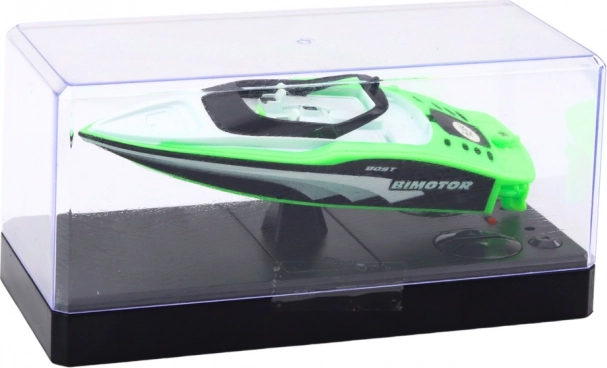 Bateau à moteur télécommandé vert