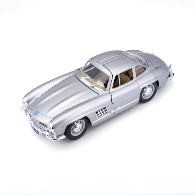 Bburago 1:24 Mercedes Benz 300SL argent 18-22023