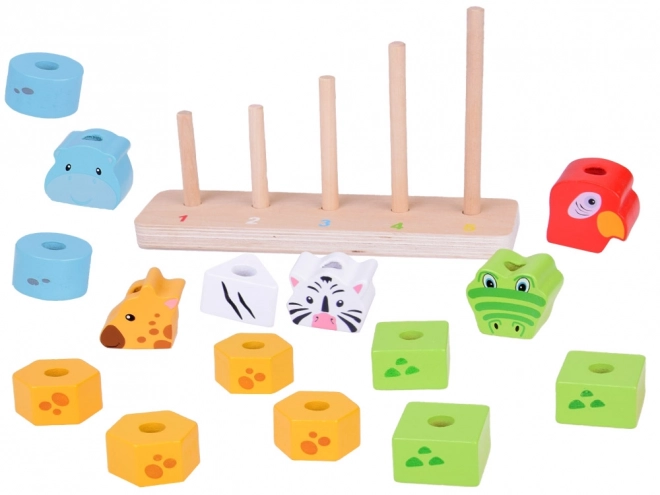 Pyramide en bois colorée avec blocs d'animaux
